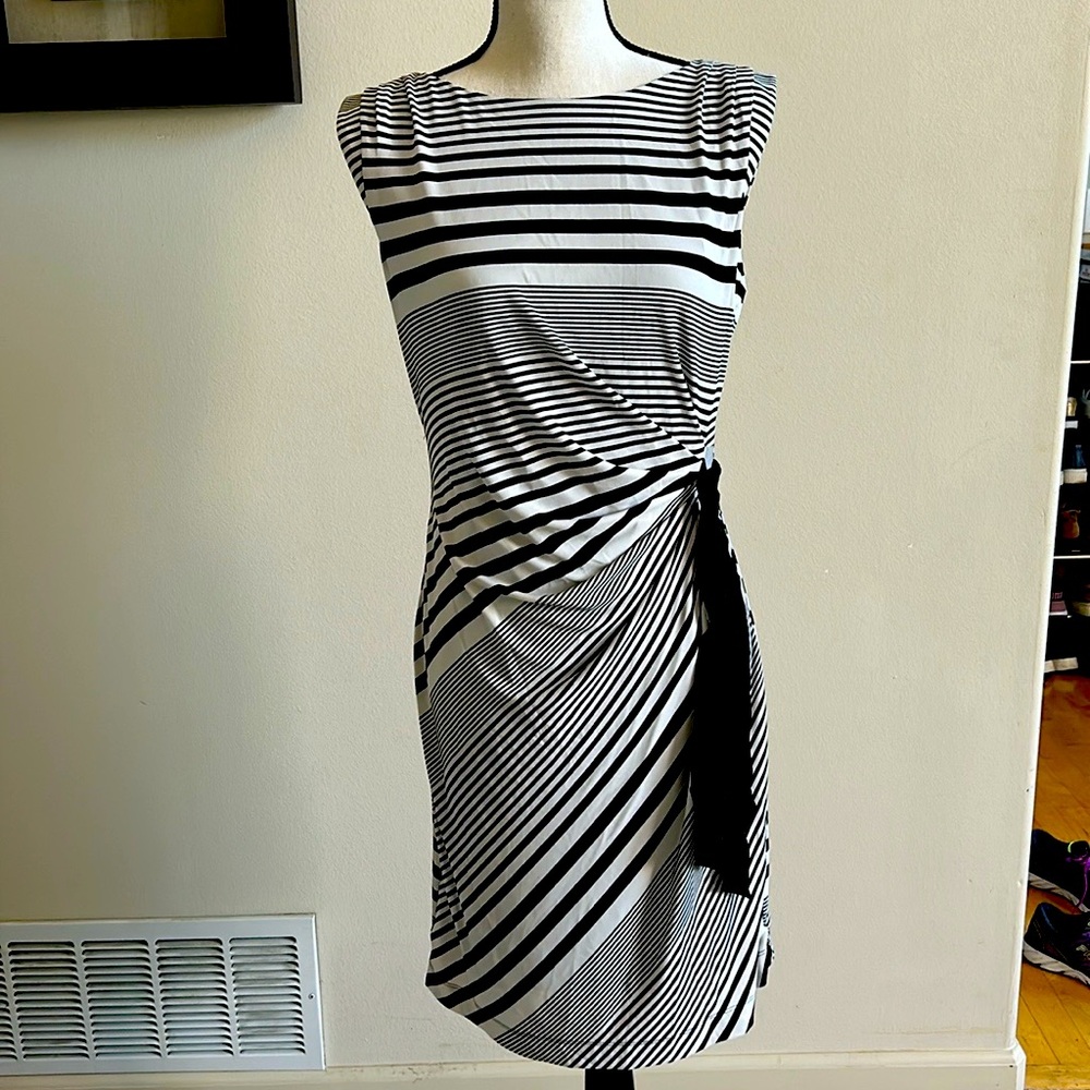 Tahari Arther Levine dress size 10